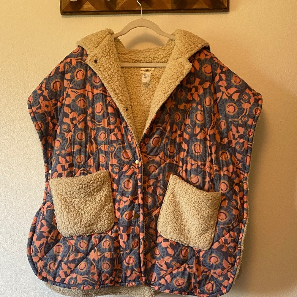 Natural Life Teal Dahlia Sherpa Lined Hooded Snap Front Camp Cape L/XL